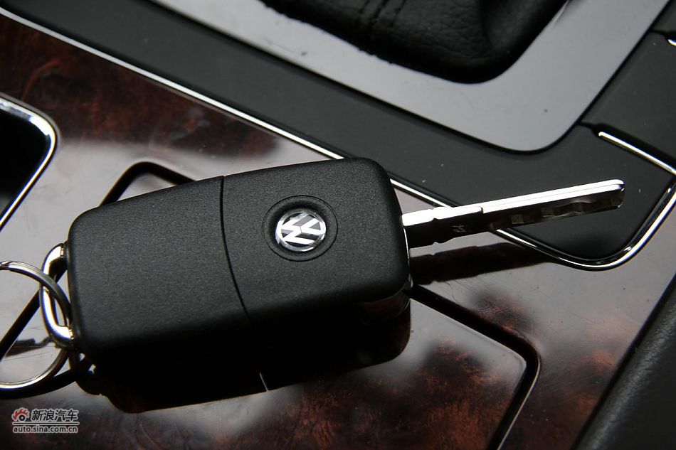 2011款新帕萨特2.0T御尊版外观细节