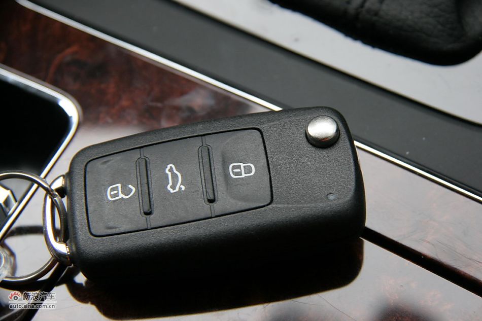 2011款新帕萨特2.0T御尊版外观细节