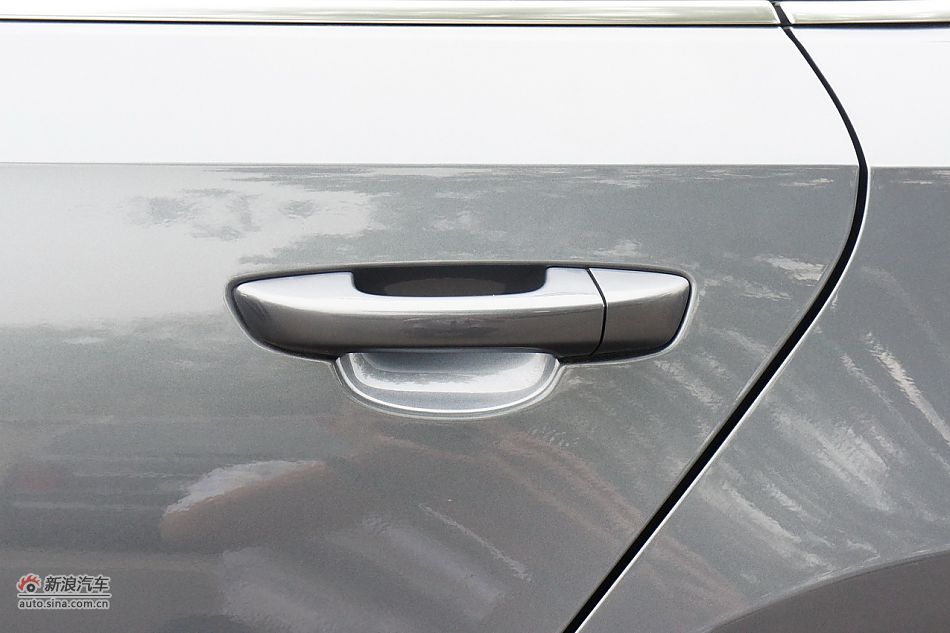 2011款帕萨特车身细节