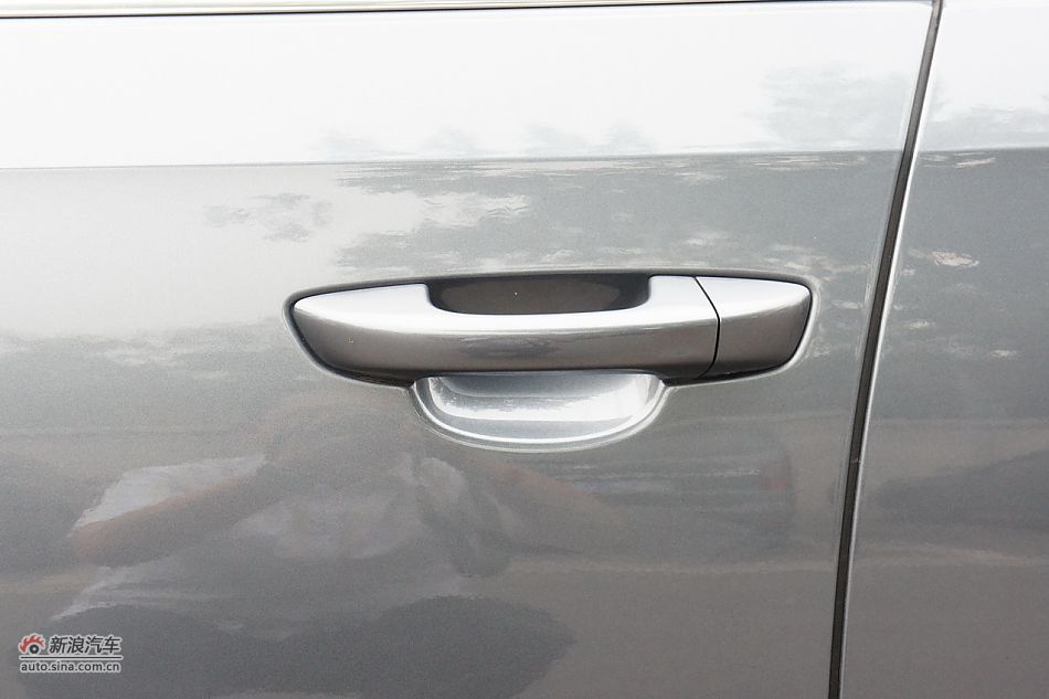 2011款帕萨特车身细节