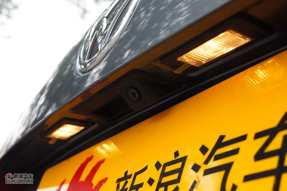 2011款帕萨特车身细节