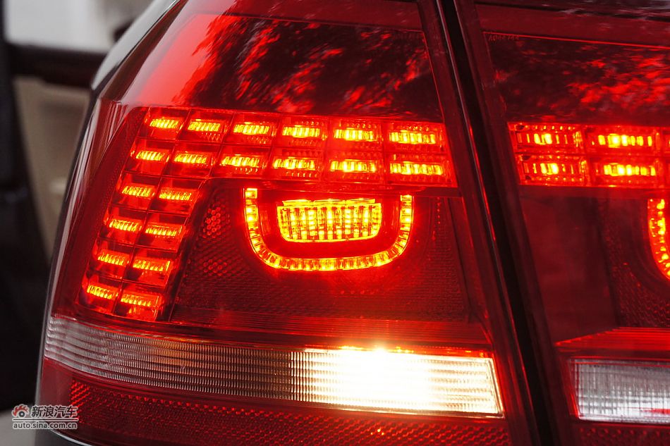 2011款帕萨特车身细节