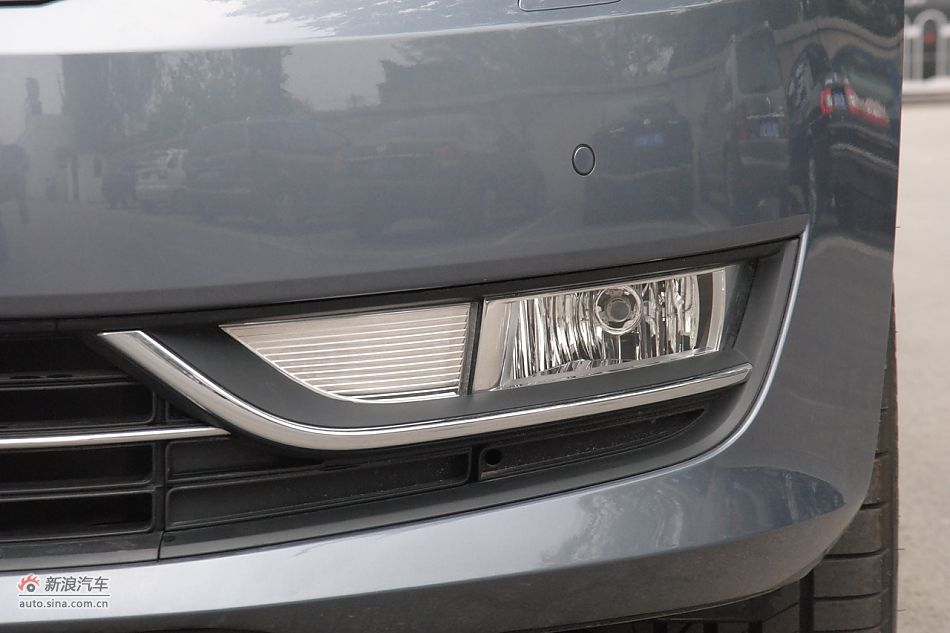 2011款帕萨特车身细节