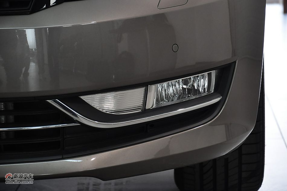 2011款帕萨特发车身细节