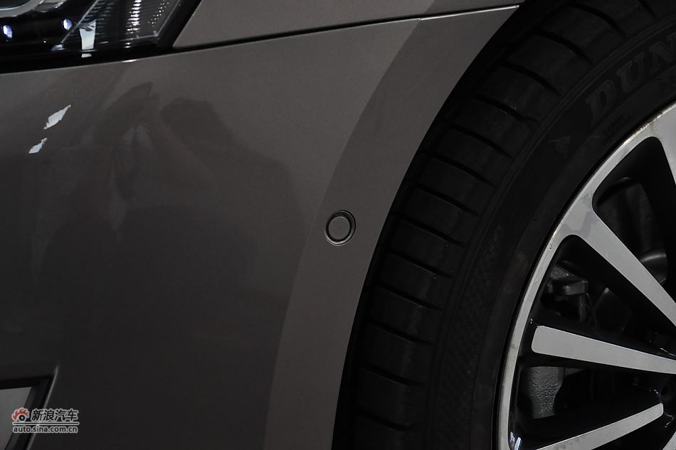 2011款帕萨特发车身细节