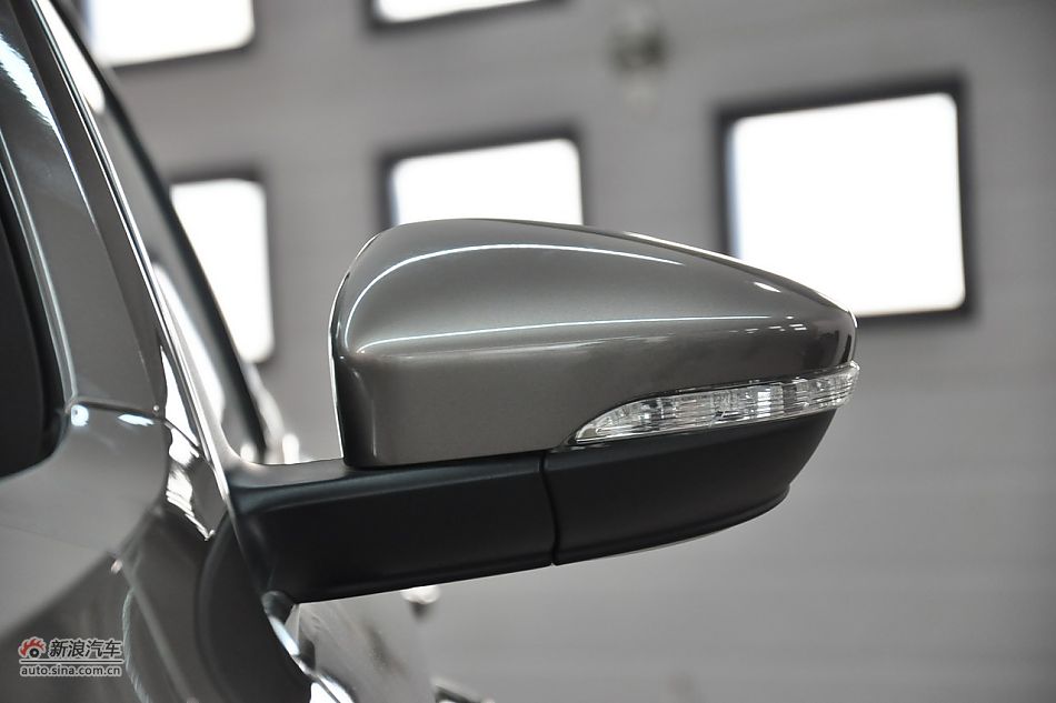 2011款帕萨特发车身细节