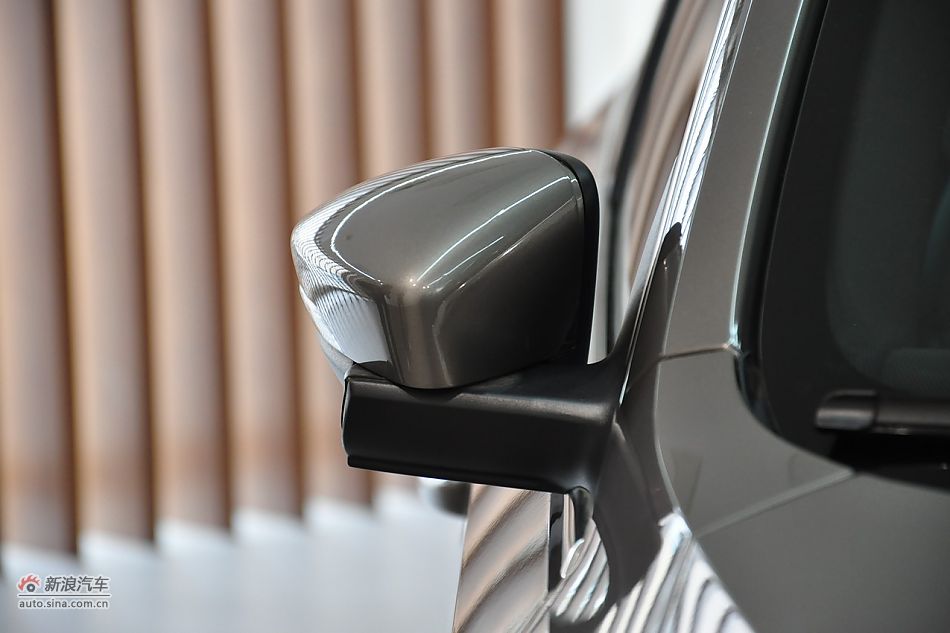 2011款帕萨特发车身细节