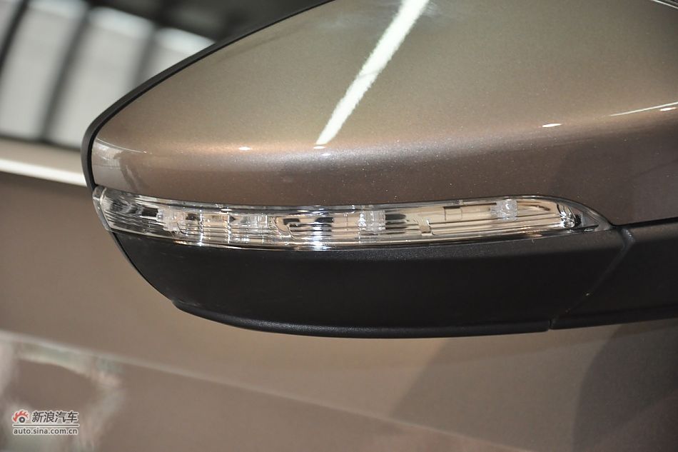 2011款帕萨特发车身细节