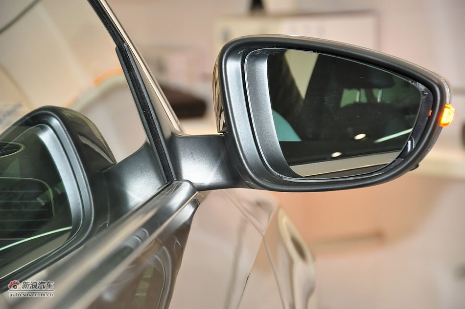 2011款帕萨特发车身细节