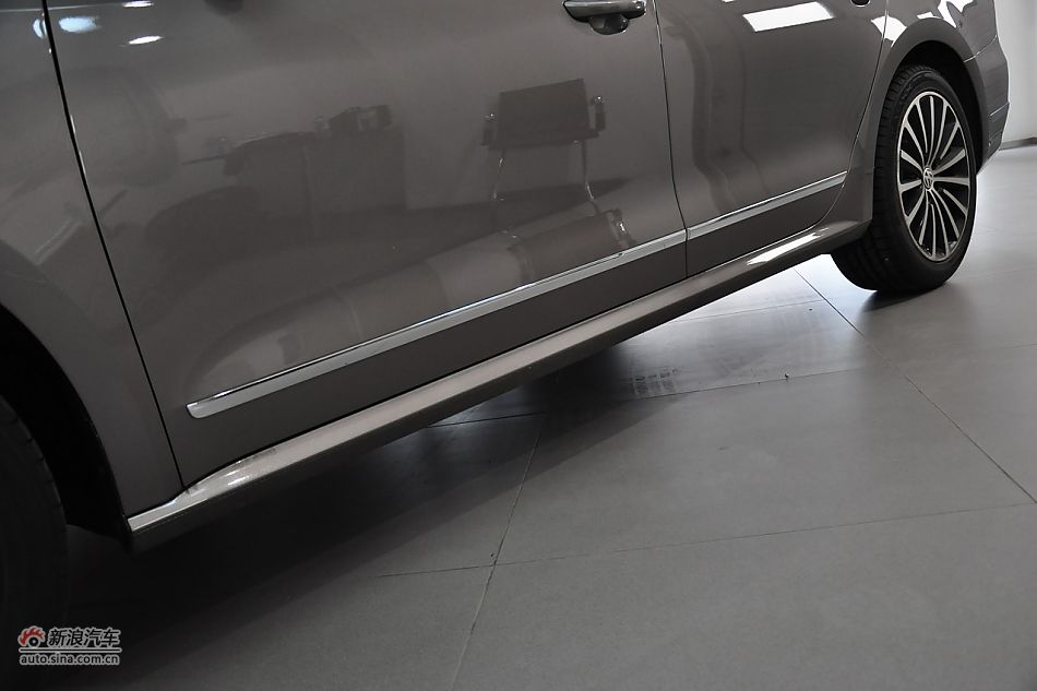 2011款帕萨特发车身细节