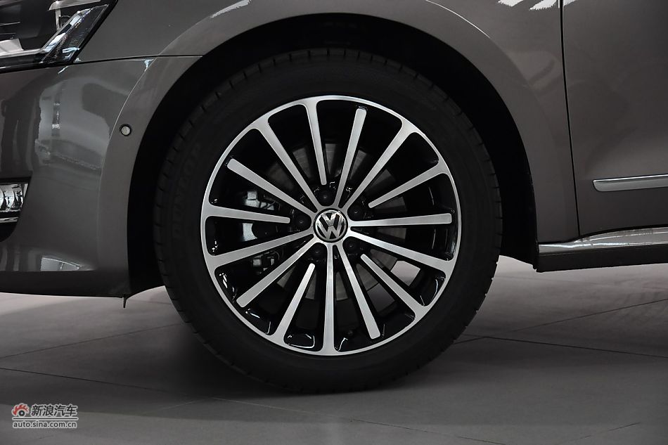 2011款帕萨特发车身细节