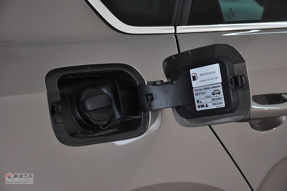 2011款帕萨特发车身细节