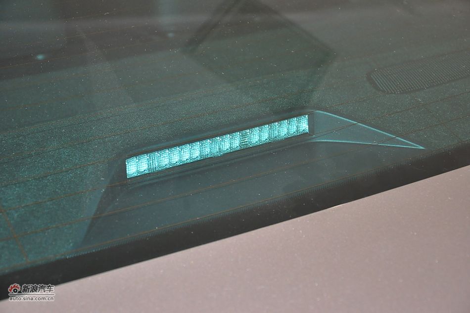 2011款帕萨特发车身细节