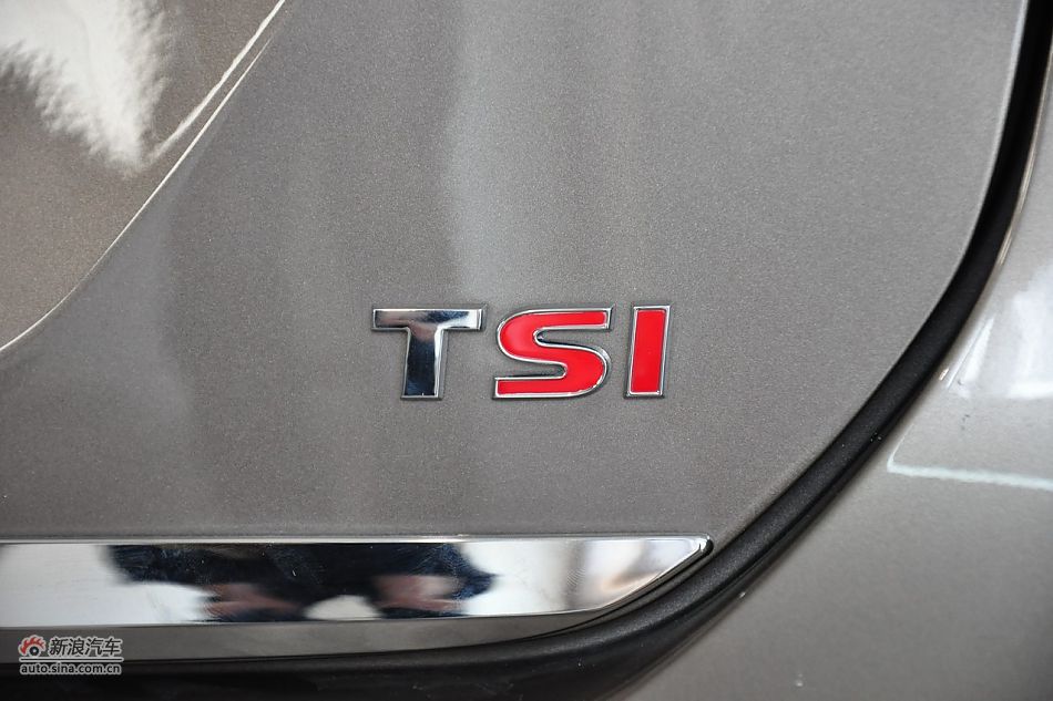 2011款帕萨特发车身细节