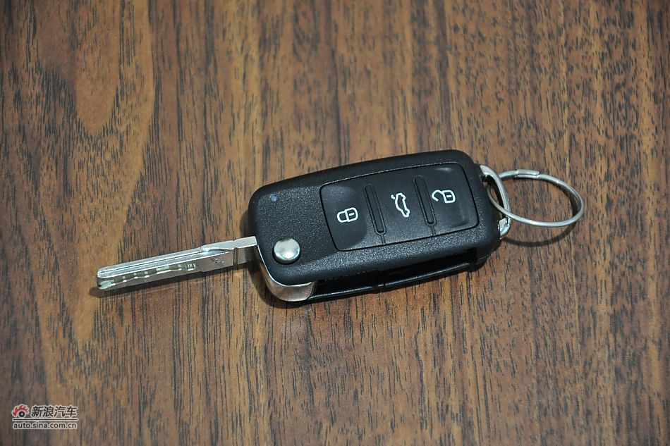 2011款帕萨特发车身细节