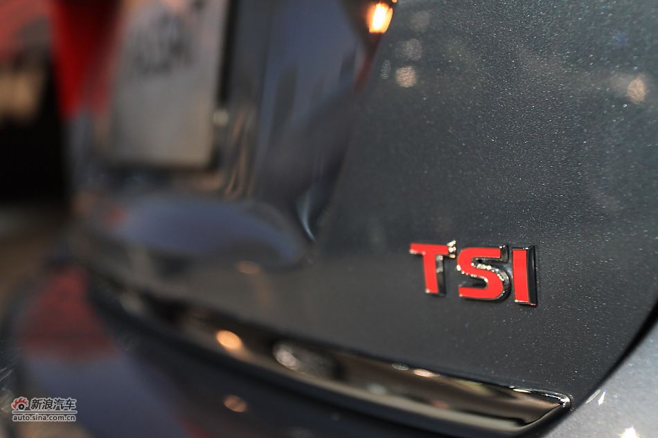 新浪汽车体验试驾全新帕萨特
