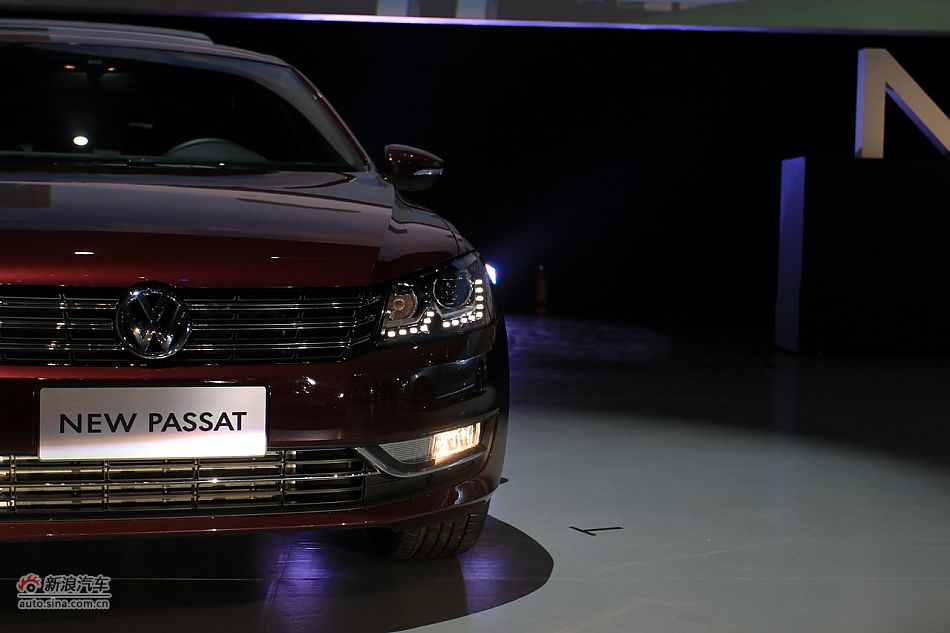 新浪汽车体验试驾全新帕萨特