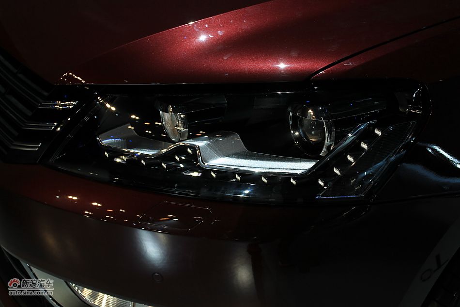 新浪汽车体验试驾全新帕萨特