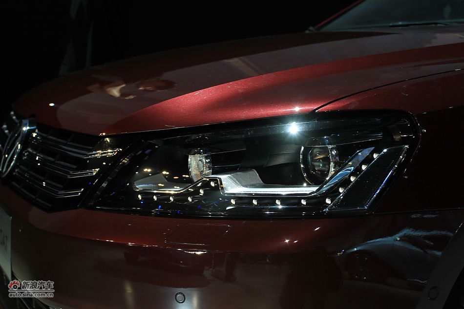 新浪汽车体验试驾全新帕萨特