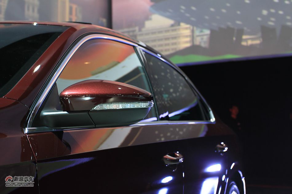 新浪汽车体验试驾全新帕萨特