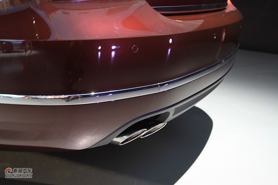 新浪汽车体验试驾全新帕萨特