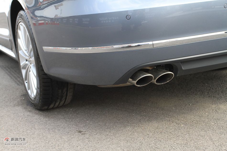 新浪汽车体验试驾全新帕萨特