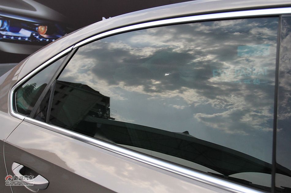 新浪汽车体验试驾全新帕萨特