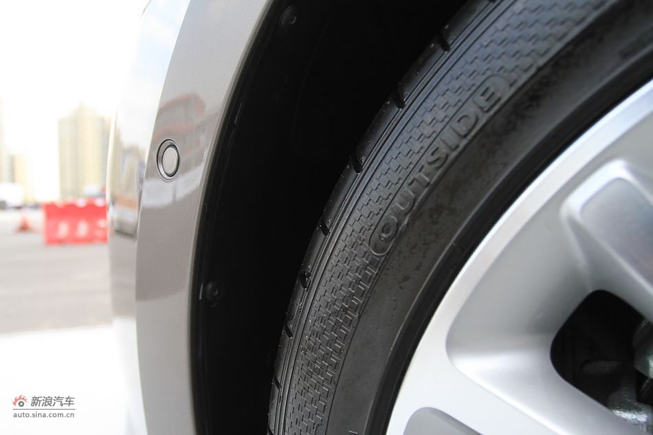 新浪汽车体验试驾全新帕萨特