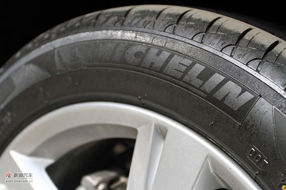 新浪汽车体验试驾全新帕萨特