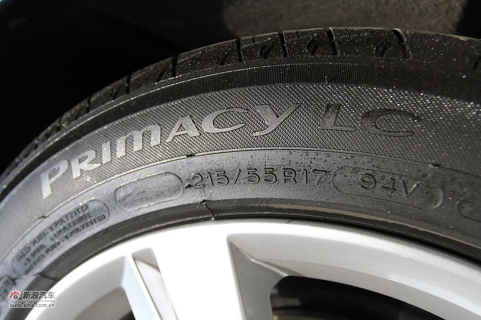 新浪汽车体验试驾全新帕萨特