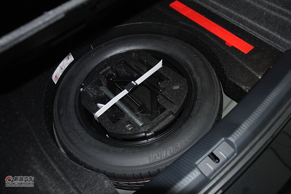 2011款帕萨特1.8TSI自动尊荣版