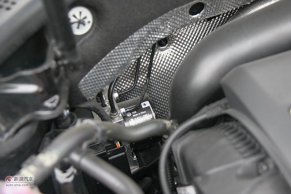 2011款帕萨特2.0T御尊版发动机和底盘