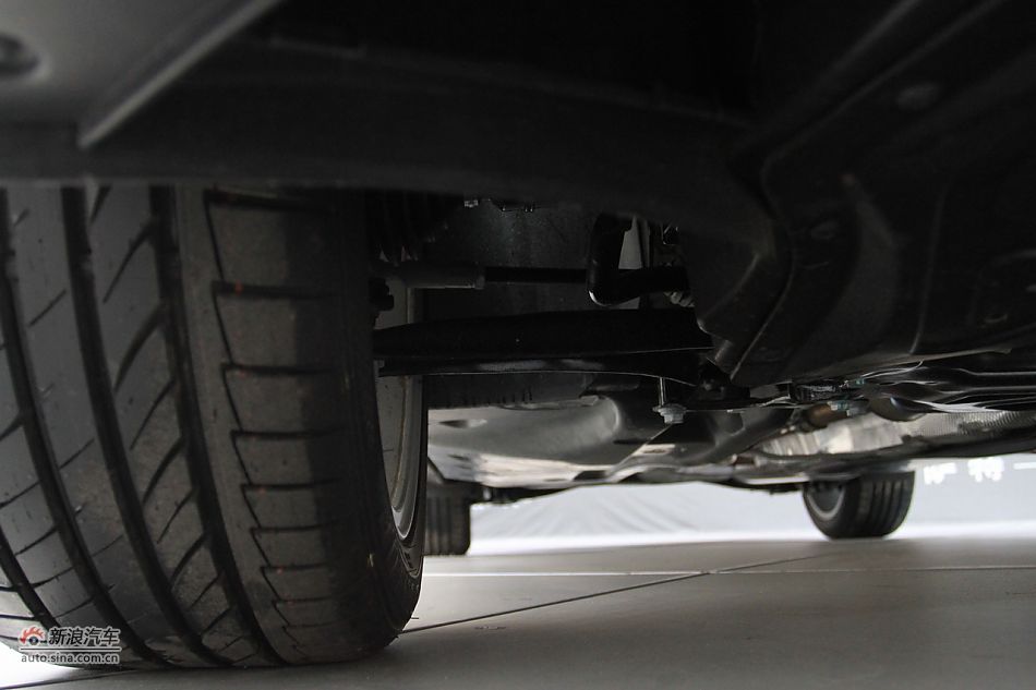 新浪汽车体验试驾全新帕萨特