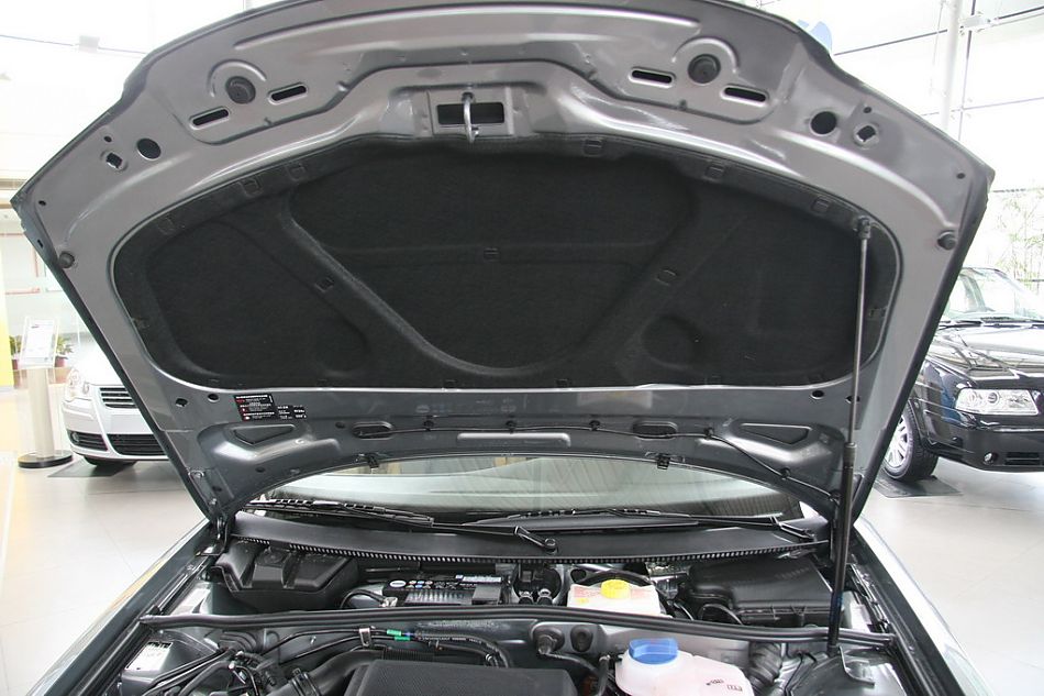 上海大众PASSAT领驭发动机仓盖