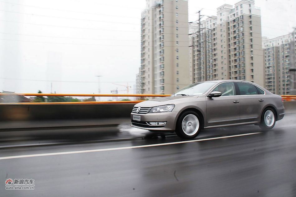 2011款新帕萨特2.0T御尊版公路动态