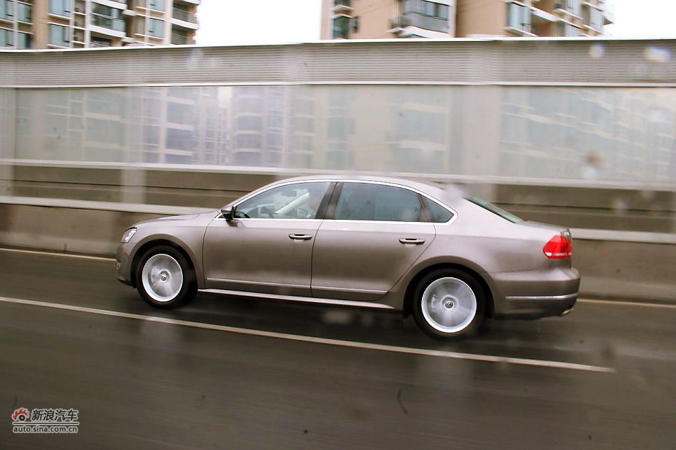 2011款新帕萨特2.0T御尊版公路动态