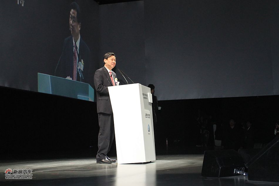 上海汽车副董事长、总裁，上海大众董事 陈虹