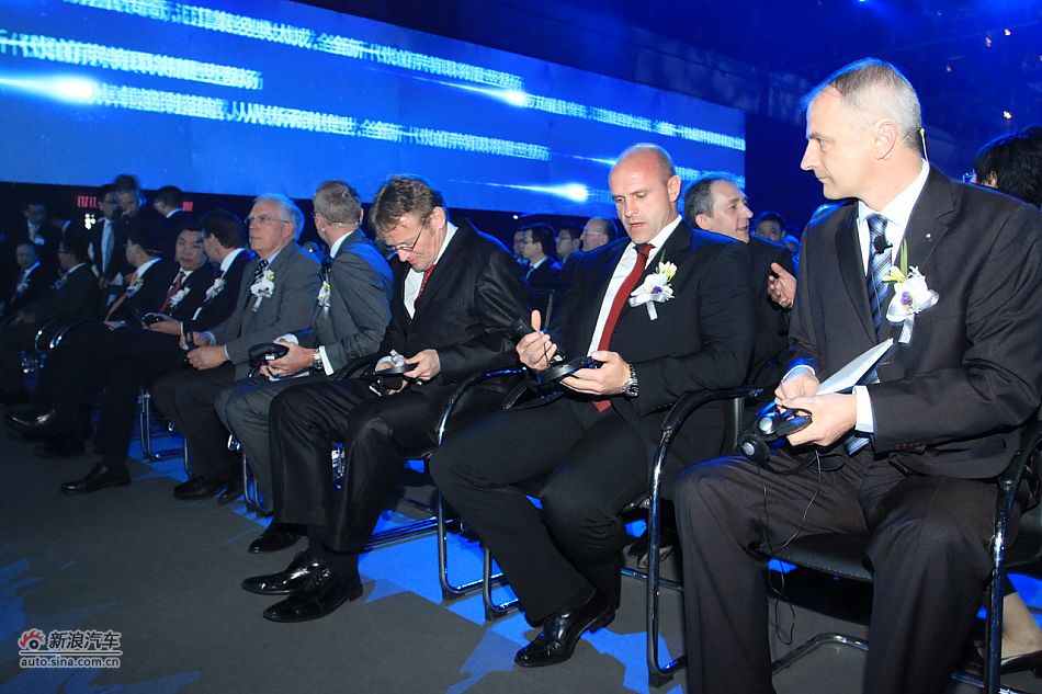 上海大众全新帕萨特上市现场就位领导