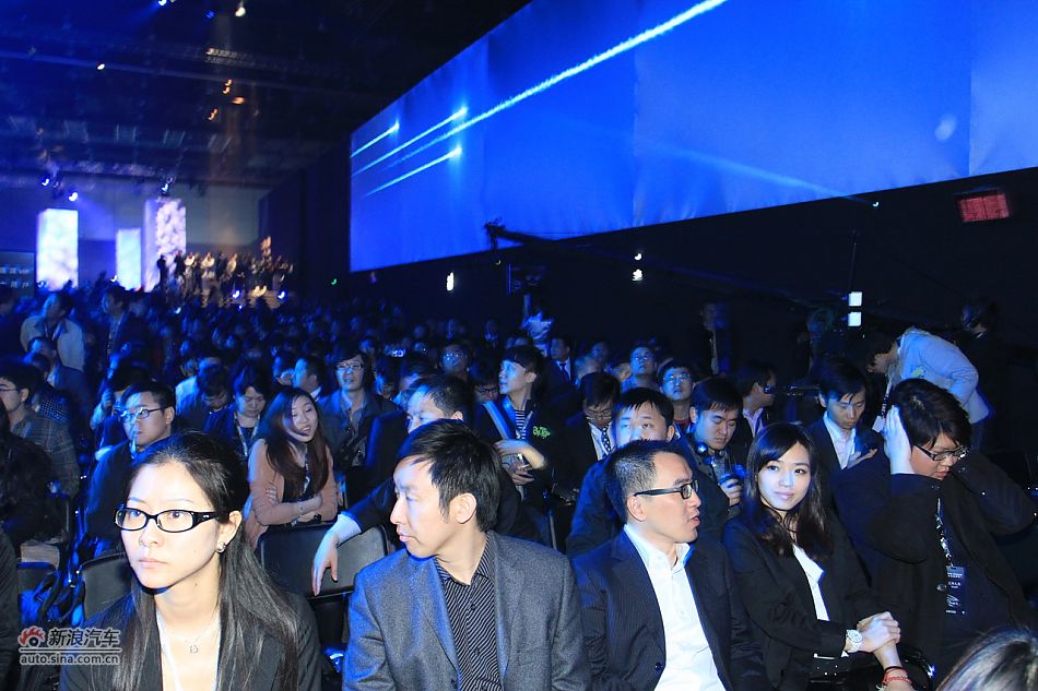 上海大众全新帕萨特上市现场图