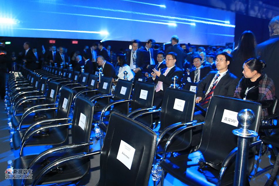 上海大众全新帕萨特上市现场图