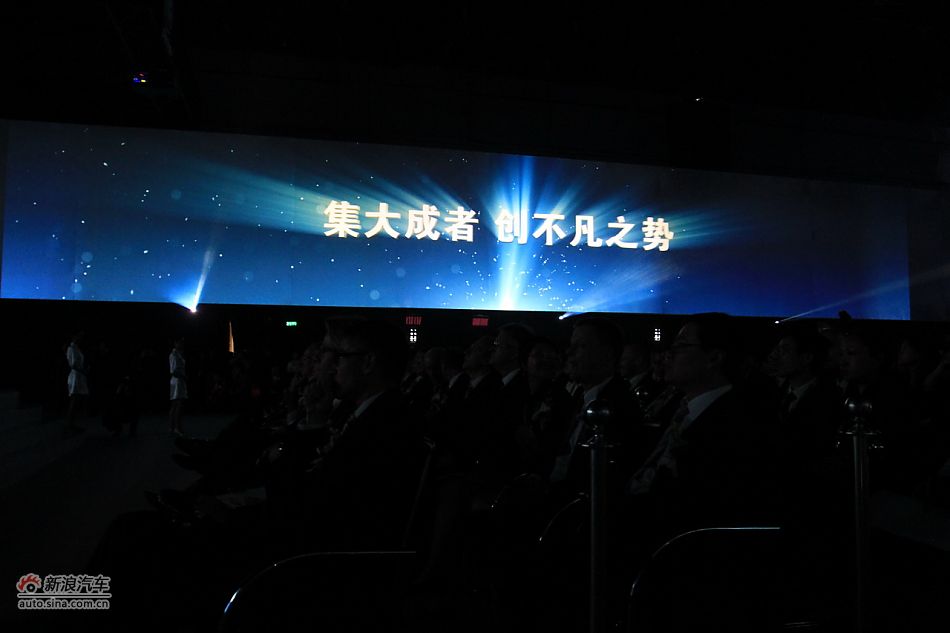 上海大众全新帕萨特上市现场图