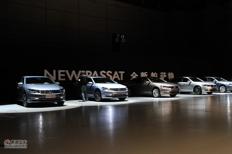 新帕萨特上市现场图