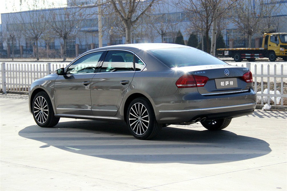 2013款 帕萨特 2.0TSI DSG 至尊版