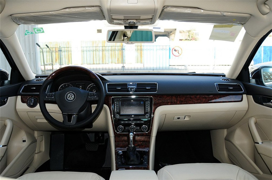 2013款 帕萨特 1.8TSI DSG至尊版