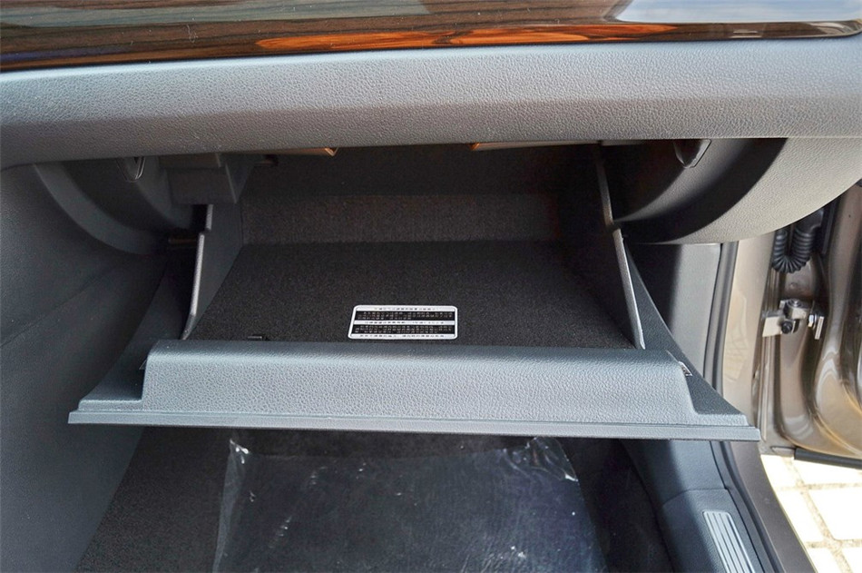 帕萨特 2014款 2.0TSI DSG 至尊版 座椅空间