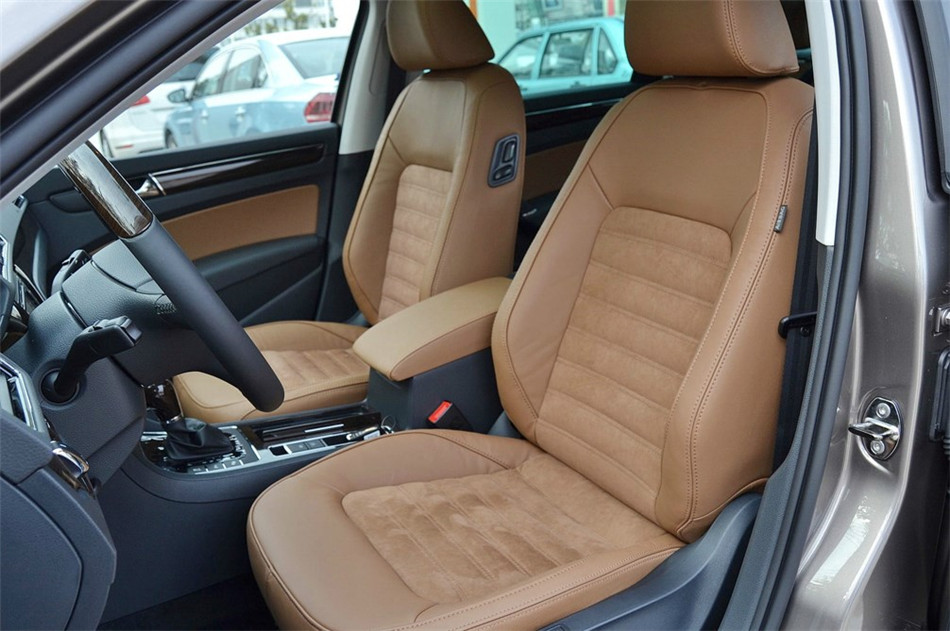 帕萨特 2014款 2.0TSI DSG 至尊版 座椅空间