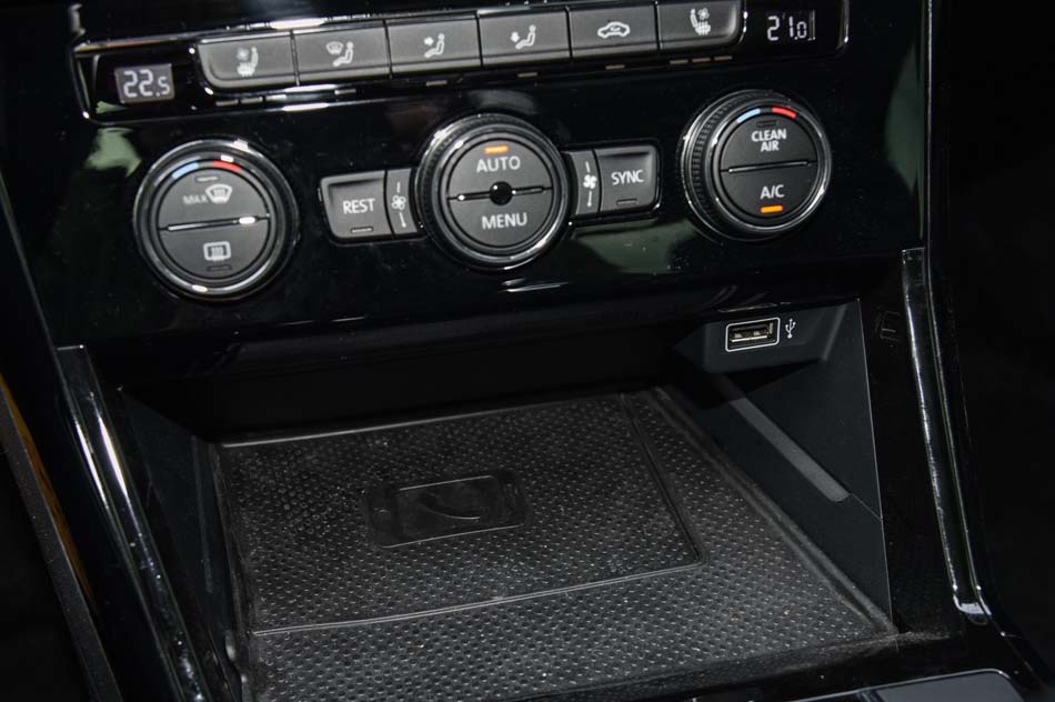 2019款 380TSI 尊贵版 内饰