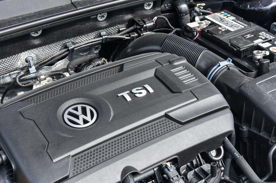 2019款 380TSI 尊贵版 引擎底盘