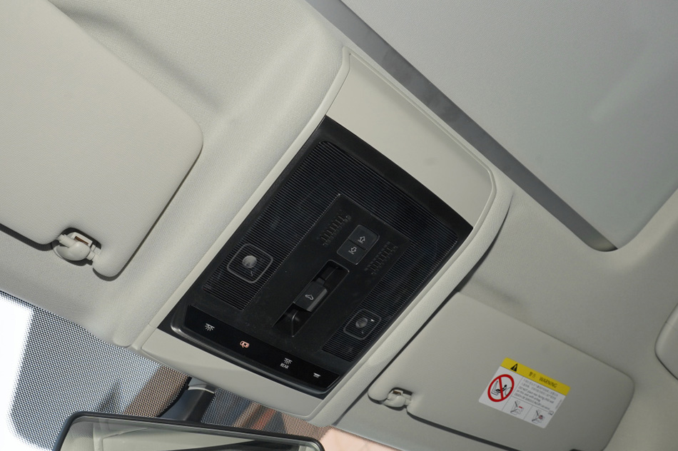 2021款 330TSI 精英版 座椅空间