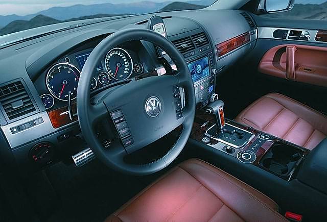 大众途锐（Touareg）中控台、方向盘和仪表盘